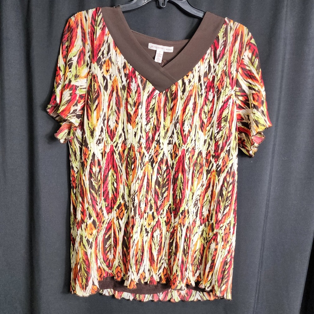 BOHO earthy Woman 1X Feather Print Pleated V-Neck Short Sleeve Blouse Brown‎
